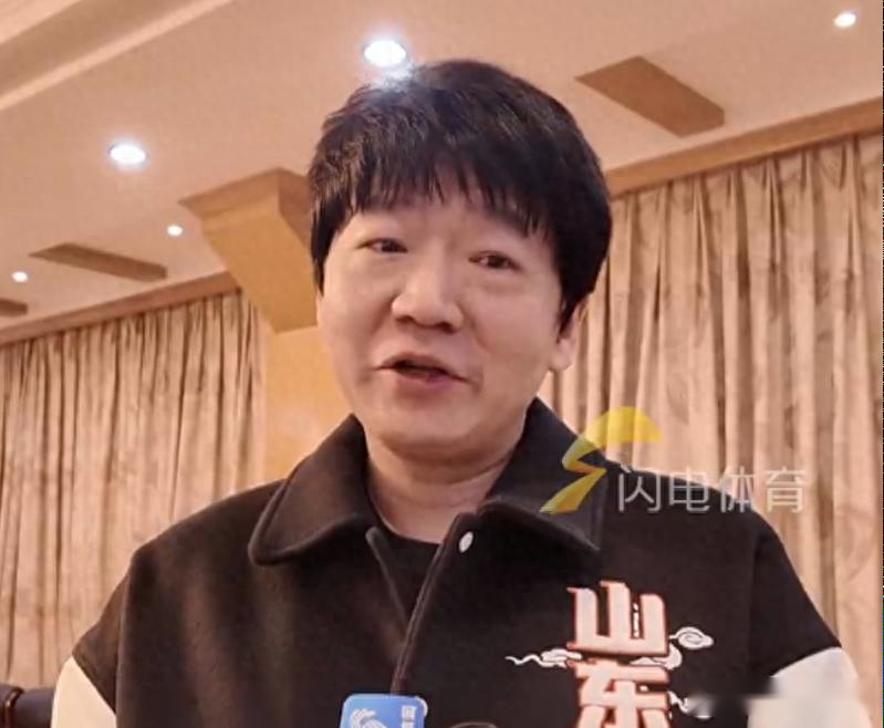 山東集訓(xùn)！邱彪趣談第五外援，給全隊派發(fā)紅包儀式感滿滿！
